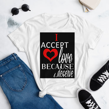 Women's short sleeve t-shirt